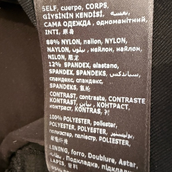 Bebe, long sleeve crop top. Black. Size M - Picture 6 of 7